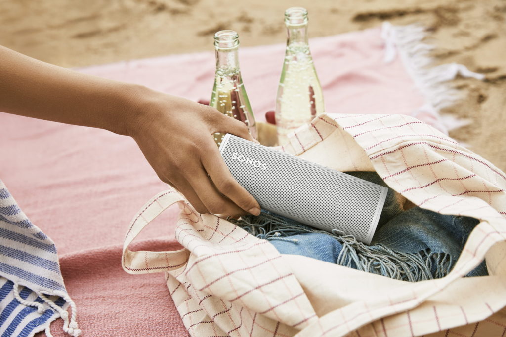 Sonos Roam Launch - Lifestyle 2